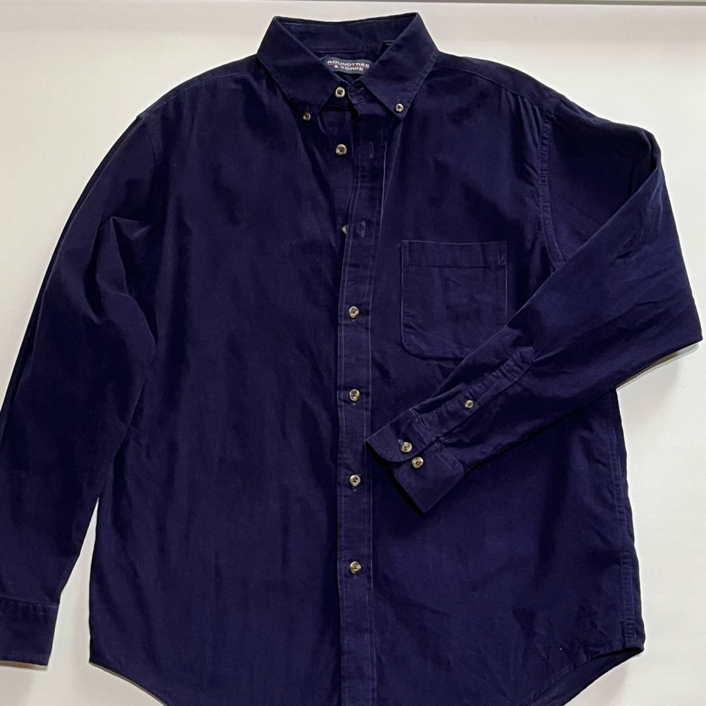 Roundtree & Yorke Size Medium Cordoroy Shirt